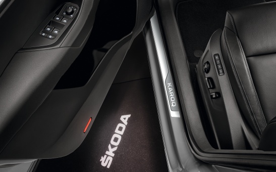 Ozdobne nakładki progowe Karoq