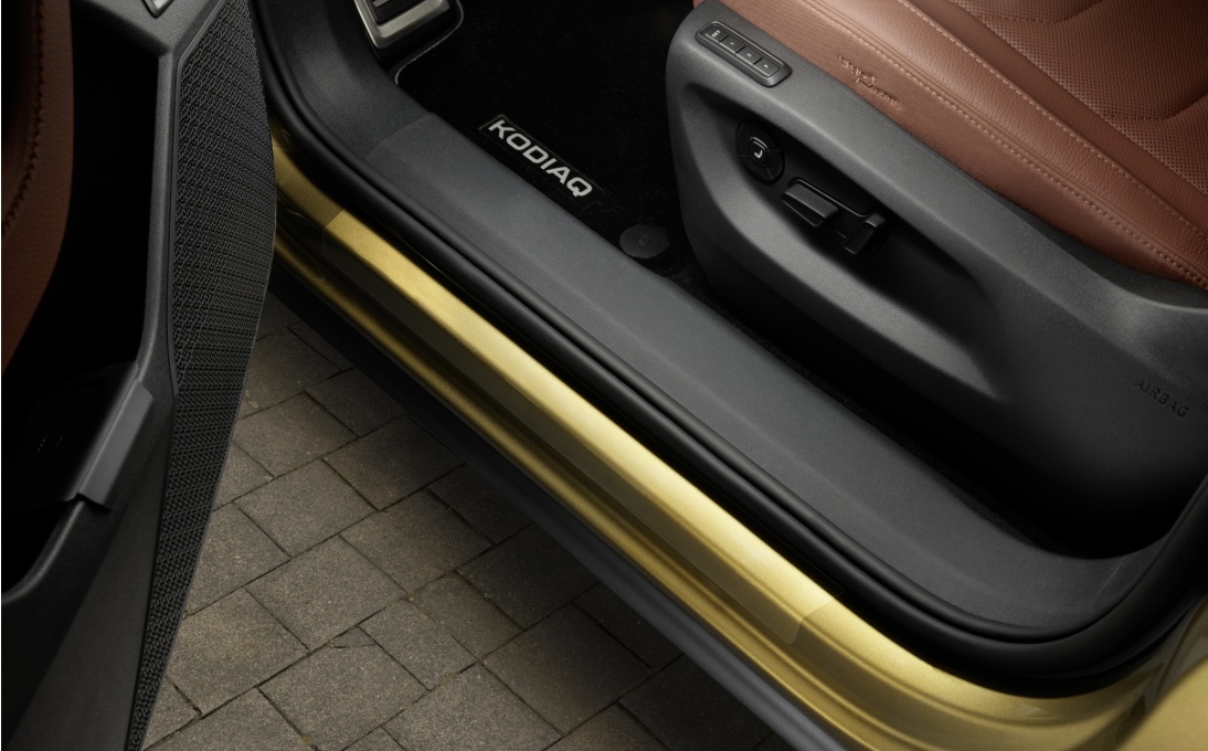 Folie progowe ochronne na progi drzwi przednich – przezroczyste