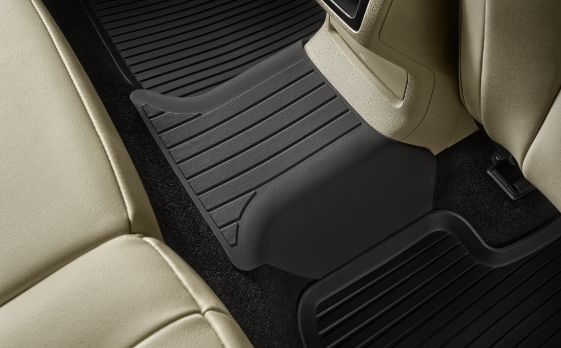 Całoroczny dywanik na tunel środkowy Karoq