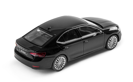 Octavia IV 1:43 czarny Magic