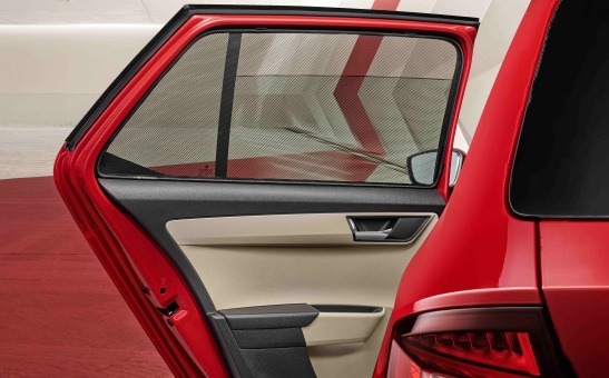 Osłona przeciwsłoneczna tylnych szyb bocznych