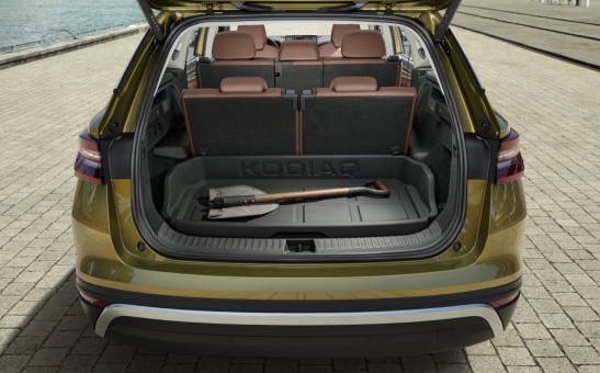 Taca plastikowa z podniesionymi krawędziami Kodiaq II