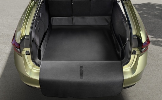 Składana osłona przestrzeni bagażowej Superb IV