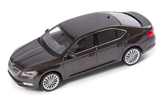 Superb III 1:43 brązowy Magnetic