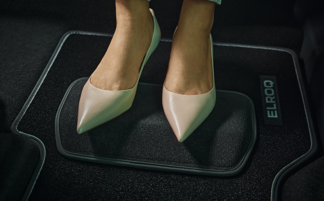 Podnóżek „Lounge Step” czarny