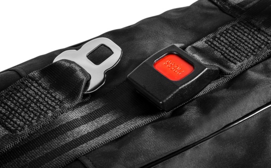 Pokrowiec na narty do auta