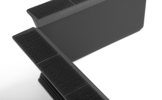 Uniwersalny element mocujący