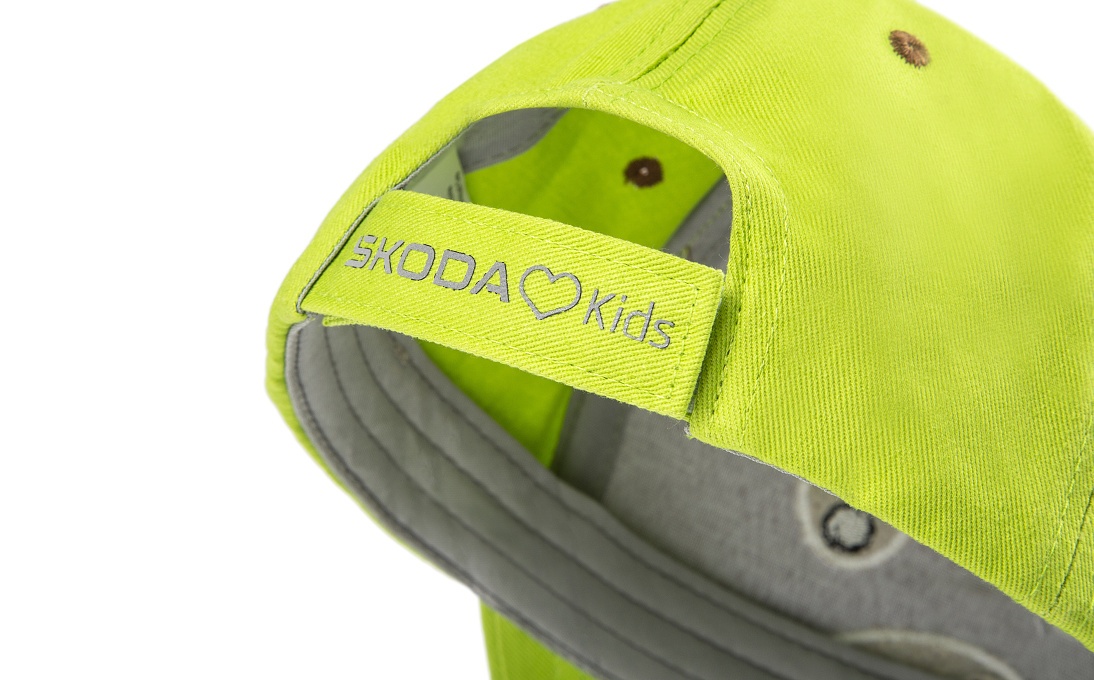 Dziecięca czapka z daszkiem