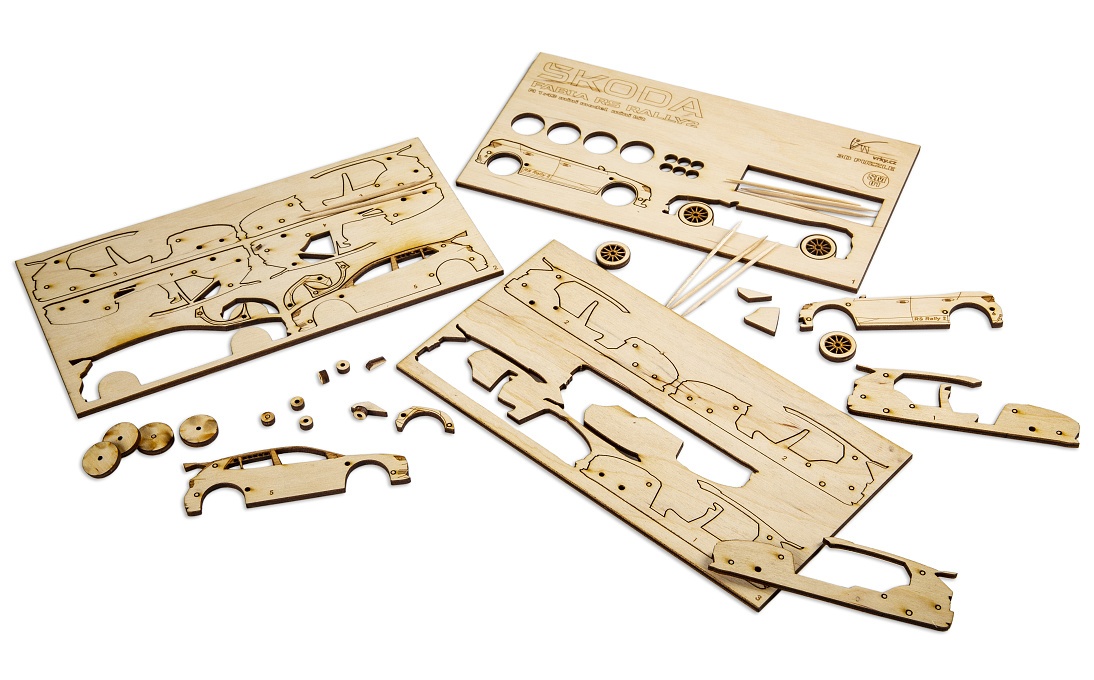 Drewniany model Škoda Fabia RS Rally2