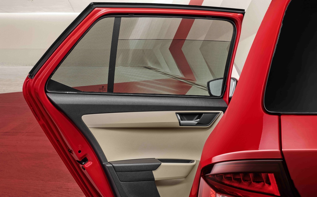 Osłona przeciwsłoneczna tylnych szyb bocznych