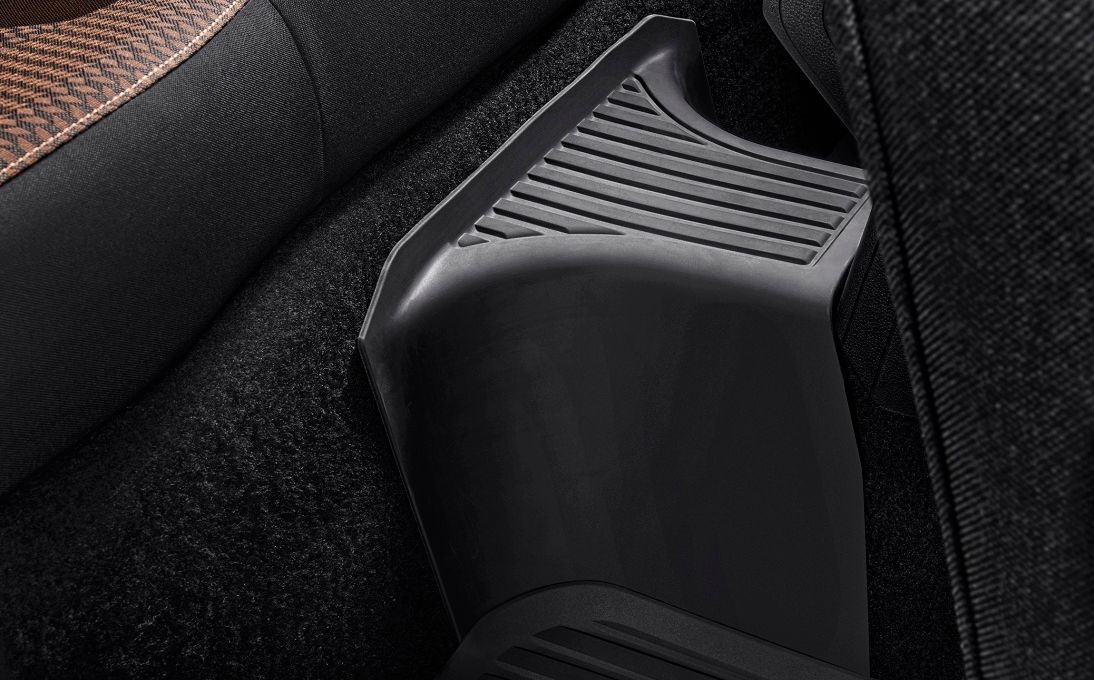 Całoroczny dywanik na tunel środkowy Fabia IV